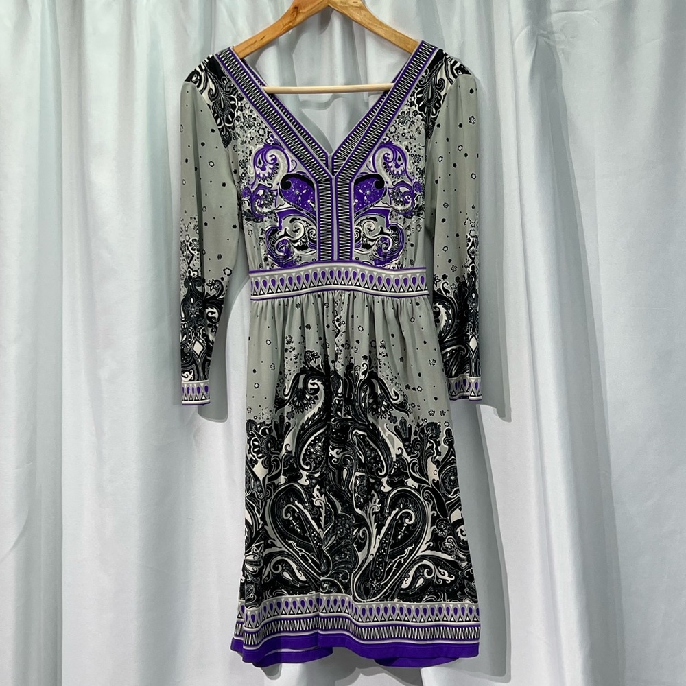 ECI New York Grey, White, Purple and Black Paisley V-neck Long Sleeve Dress - SM - Picture 4 of 10
